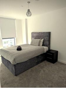 Sleeps 4 Central Ensuite - CityView & Parking