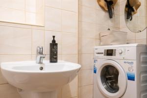 Naptun Old Town by Alqueen Apartments