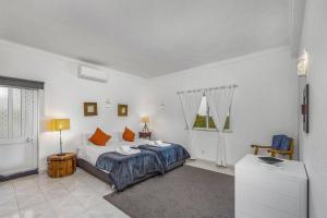 Villa Alfarrobeira by Villa Plus