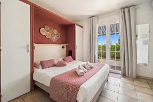 Comfort Double Room - Terrace Garden view room in Citotel Hostellerie de la Nartelle