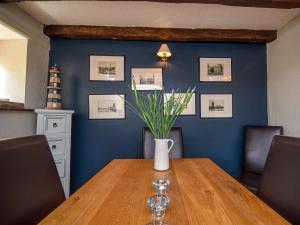 2 Bed in Weare Giffard VALEN