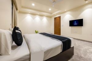 Hotel urban oasis Near Huda & Millennium City Centre Metro station I Gurgaon