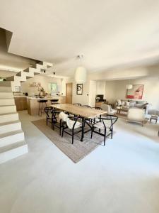 Villas Maison de ville piscine chauffee : photos des chambres