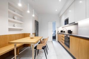 Plaka Clio Apartment by A&A Residences