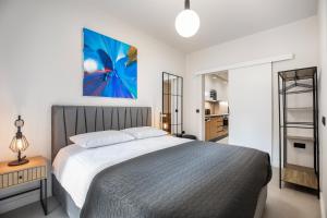 Plaka Clio Apartment by A&A Residences