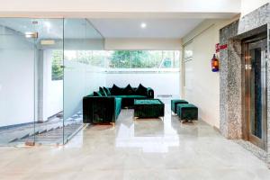 Super Collection O Sector 86 Noida