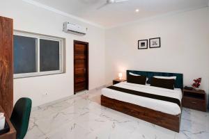 Super Collection O Sector 86 Noida