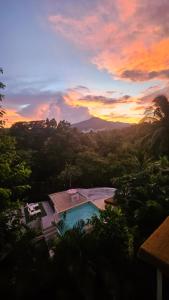 A Touch of Pink Secret Eco Retreat with Pool, Starlink WiFi, Netflix, Mountain Views - Peaceful Stay in Puerto Princesa Near Underground River, Firefly Watching, and Waterfalls - Perfect Stop Between El Nido, Port Barton, and Puerto City - Scooter Rental