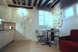 Louvre Parisian Duplex