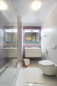 NABARO - Grounded Escape si Parcare Privata