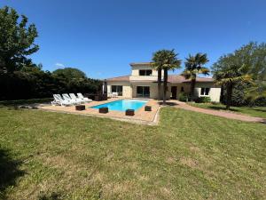 Maisons de vacances Villa avec piscine, a 5km de la plage : photos des chambres