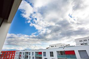 Cosy 1-Bed Apartment with Parking Included - CF31-4