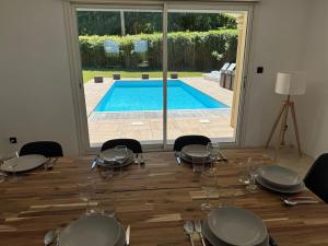 Maisons de vacances Villa avec piscine, a 5km de la plage : photos des chambres