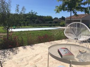 A LOMBRE DES GLYCINES maison avec piscine 7 personnes