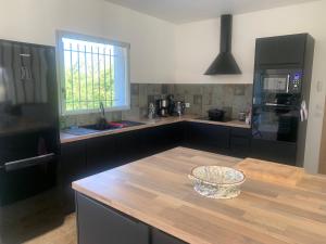 Villas A L-OMBRE DES GLYCINES maison avec piscine 7 personnes : photos des chambres