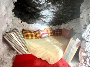 Casa Cueva con Vistas Panorámicas al Mar y BBQ