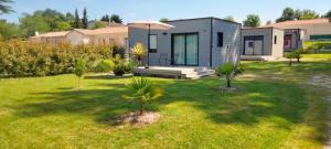 Chalets Les Logis de la Seugne : photos des chambres