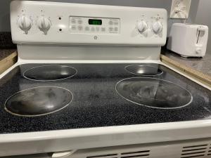 Comfy 2 Bed 1 Bath with Wifi in College and Restaurant Area