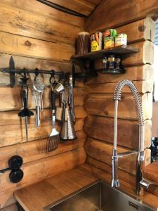 Mysig timmevilla med sjöutsikt