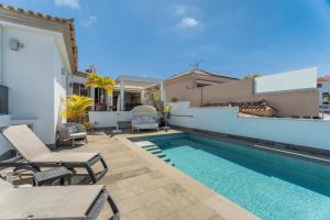 Villa Arenas Playa la Arena Sun and Pool