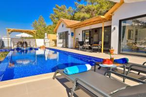 Doğa Manzaralı Villa Kozalak Kalkan