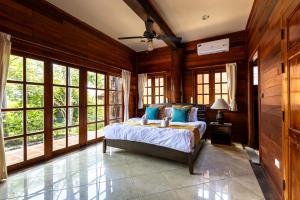 Luxury Villa Miramar Lotus House