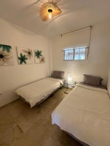 La Cala de Mijas, groundfloor 2 bed apartment steps away from the beach