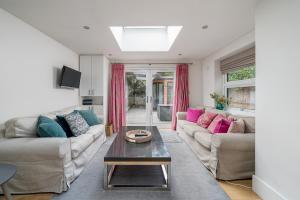 Elegant London Stay - 2BR with Garden in Battersea