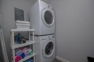 Island Time- Wonderful Private Beachfront Home - Beautiful!!!