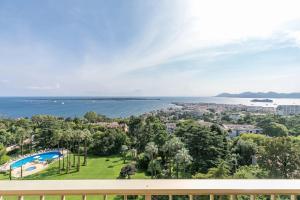 REF 1969 - Cannes - Penthouse with panoramic sea view for rent