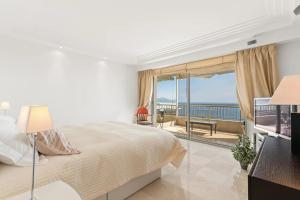 REF 1969 - Cannes - Penthouse with panoramic sea view for rent
