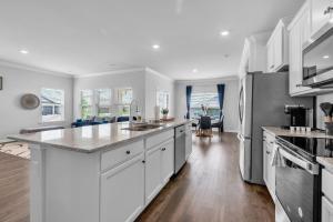 Charming 4BR Ranch-Style Home - Corner Lot home