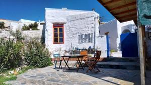Clive and Bifis house