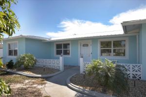 2 BR,Heated POOL, 1 Mile direct gulf access, GREAT Location, Dockage