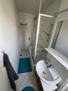 Charming 4-Person Apartment in Hoyerswerda City Center