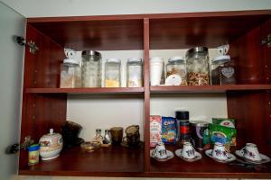 Retro Green Cottage with a Barkyard - Pet Friendly