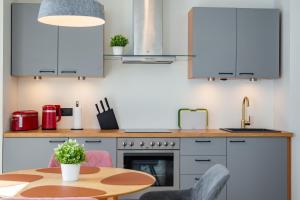 Stylish seaside apartment