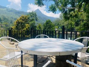 Blue sky Guest House And Restaurant