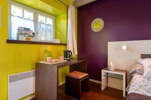 B&B / Chambres d'hotes Chambres d-hotes avec piscine : photos des chambres