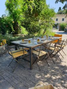 Mansion like house close to beach and Corfu town