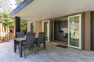 Chalet FoRest Veluwe with private hottub & incl wood!