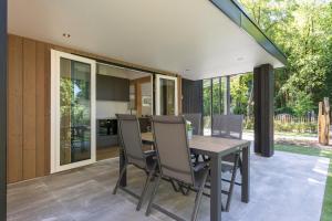 Chalet FoRest Veluwe with private hottub & incl wood!