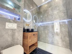 Nestor&Jeeves - EMERAUDE - Central - Modern