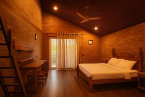 Private Luxury Farm with Pool, Garden & Game Room