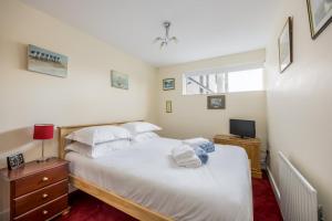 Belle Buoy - Town Centre Location with Free Parking