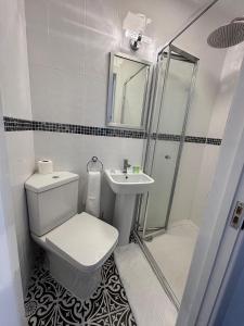Single Room room in Stanley House Hotel