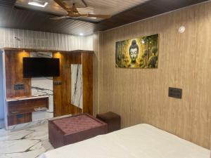 Krishna Rooms