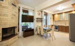 Saba Villa by RentalsPro - Hanioti Halkidiki