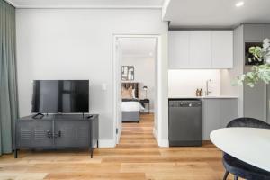 Coastal Luxe 1-Bed Escape