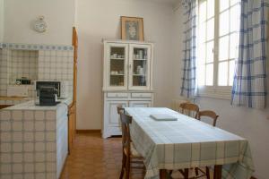 Maisons de vacances Historic Manor House In Clermont L-herault : photos des chambres